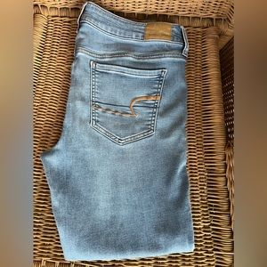 American eagle jegging size 12 short. Lighter wash